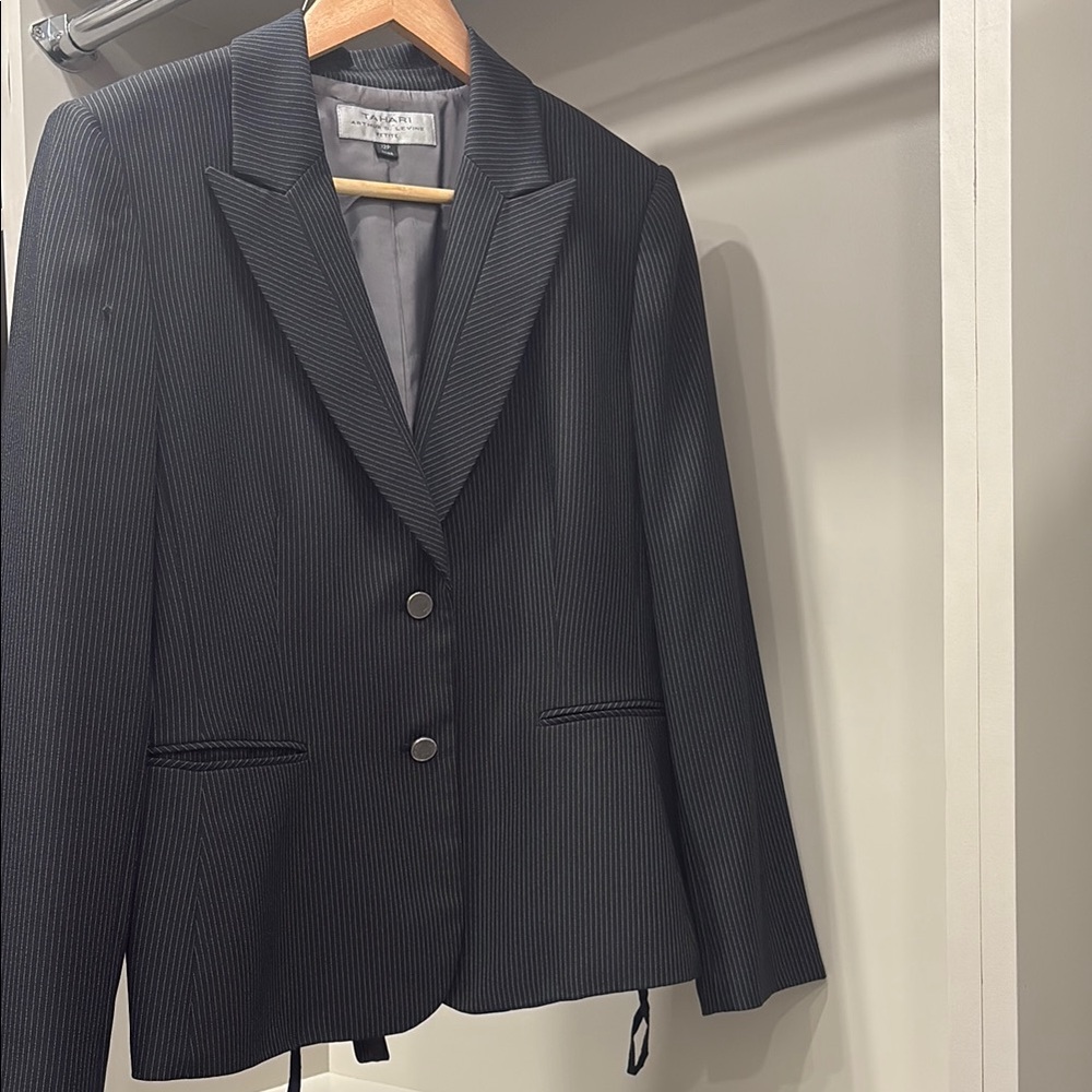 Tahari ASL Black Pinstripe Pantsuit